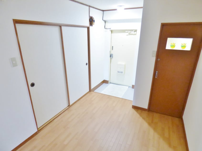 キレイな洋室 丸吉マンション