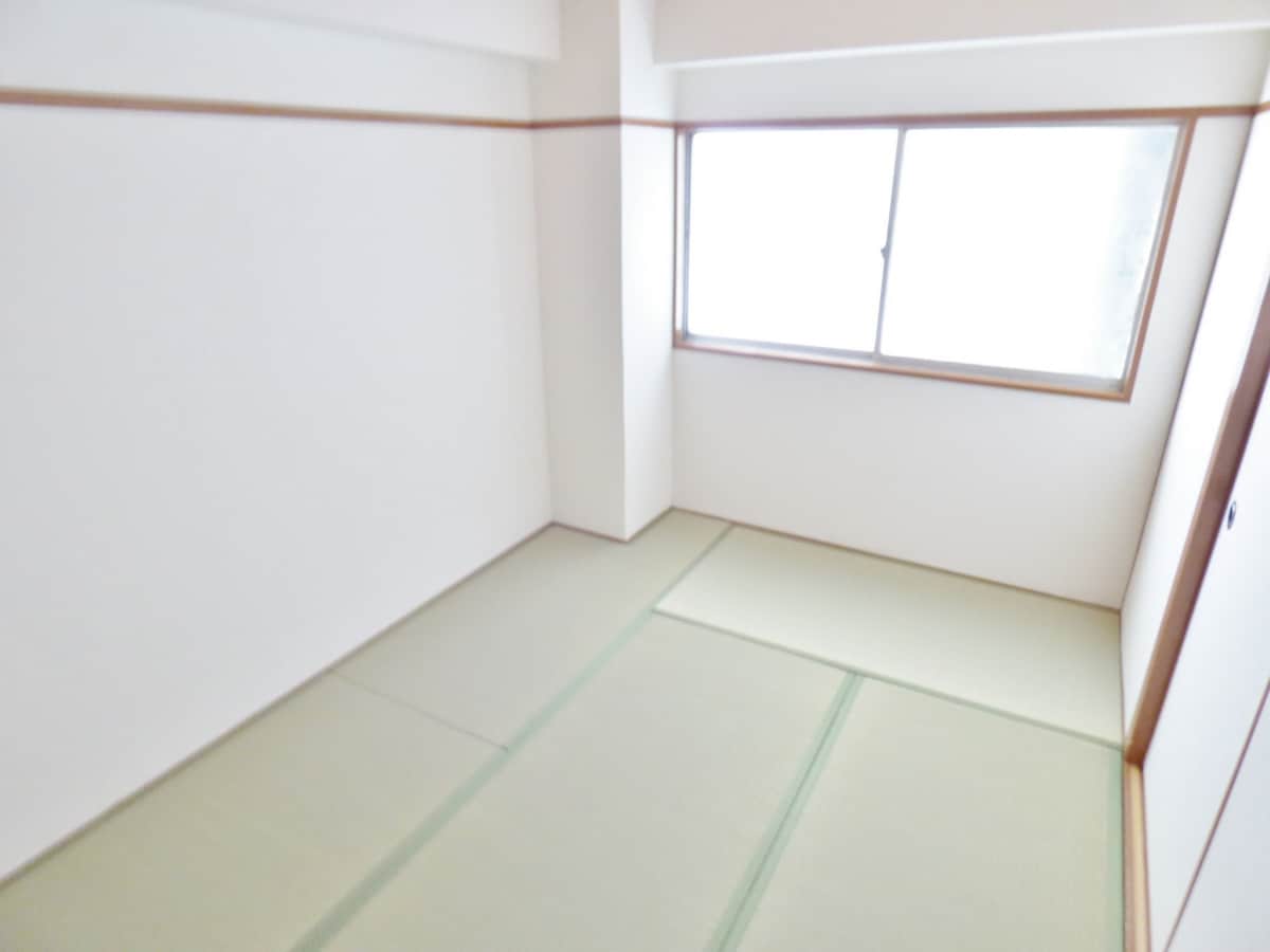 明るい和室 丸吉マンション