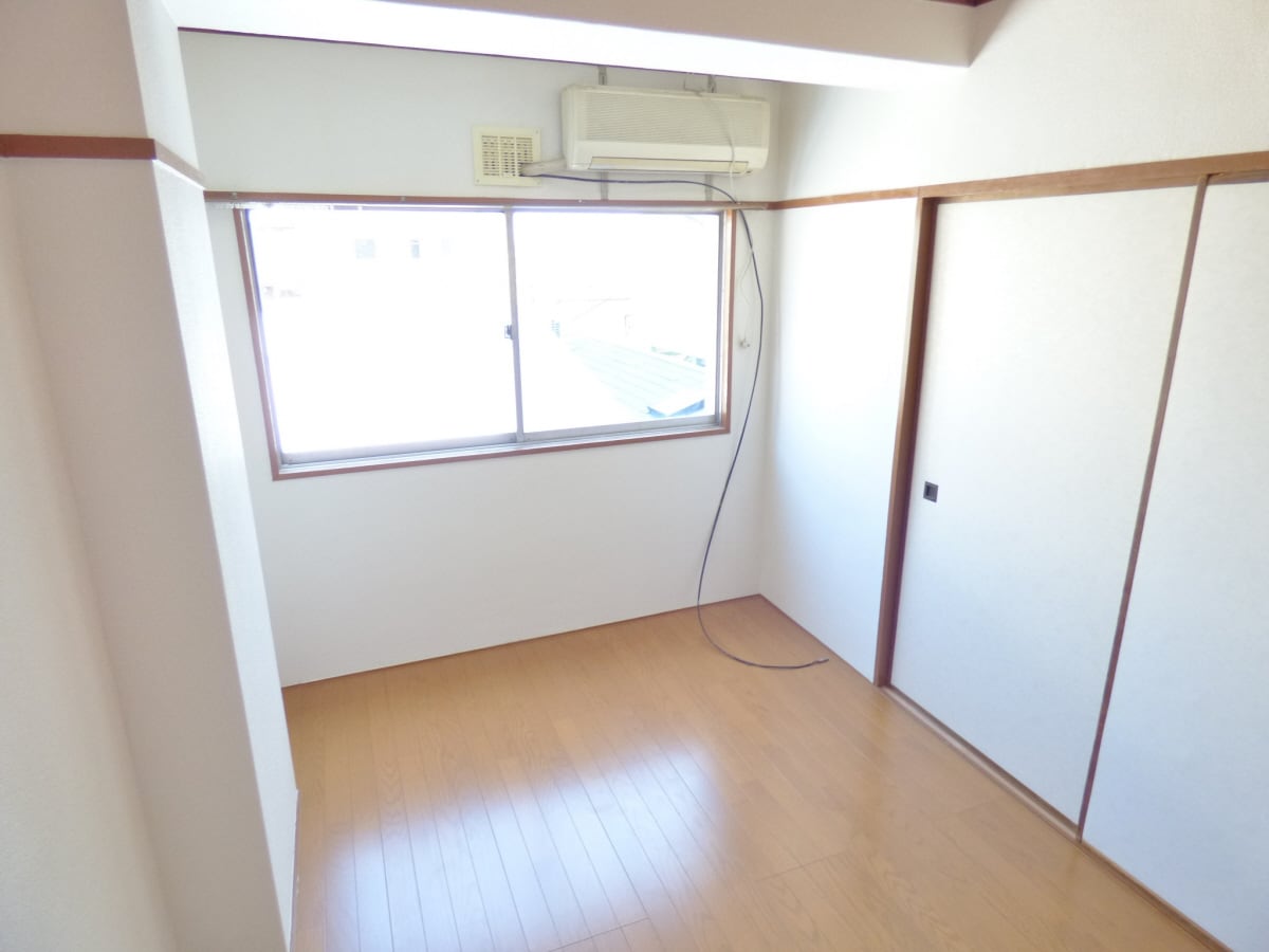 キレイな洋室 丸吉マンション