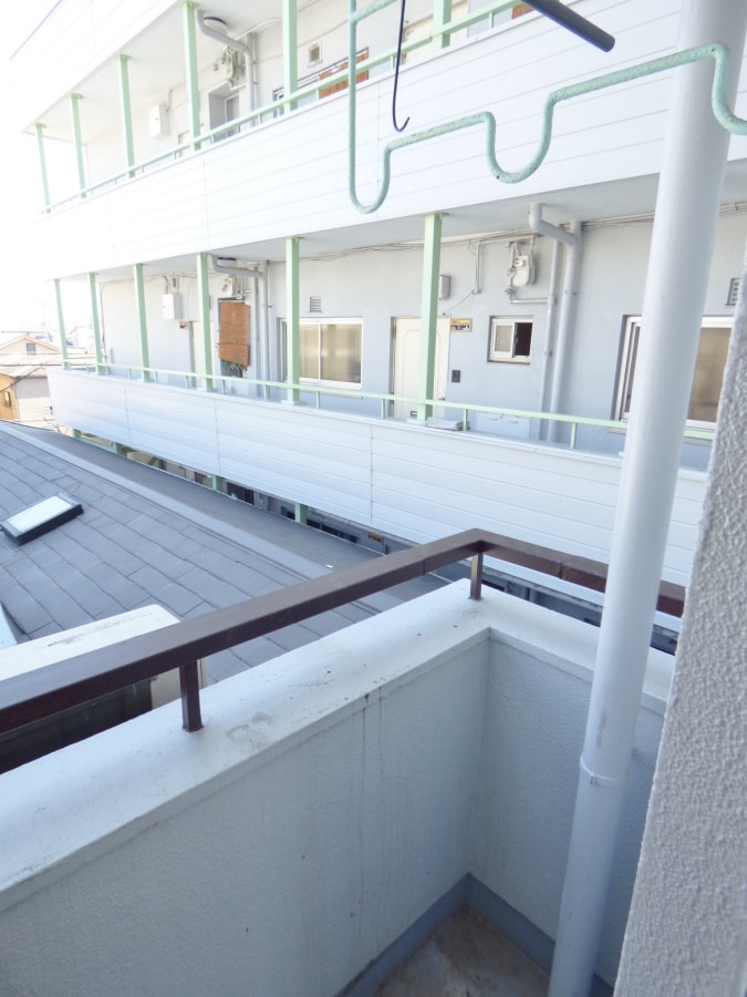 南東向きバルコニーで日当たり良好 丸吉マンション