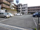 敷地内駐車場完備 ルナガーデン