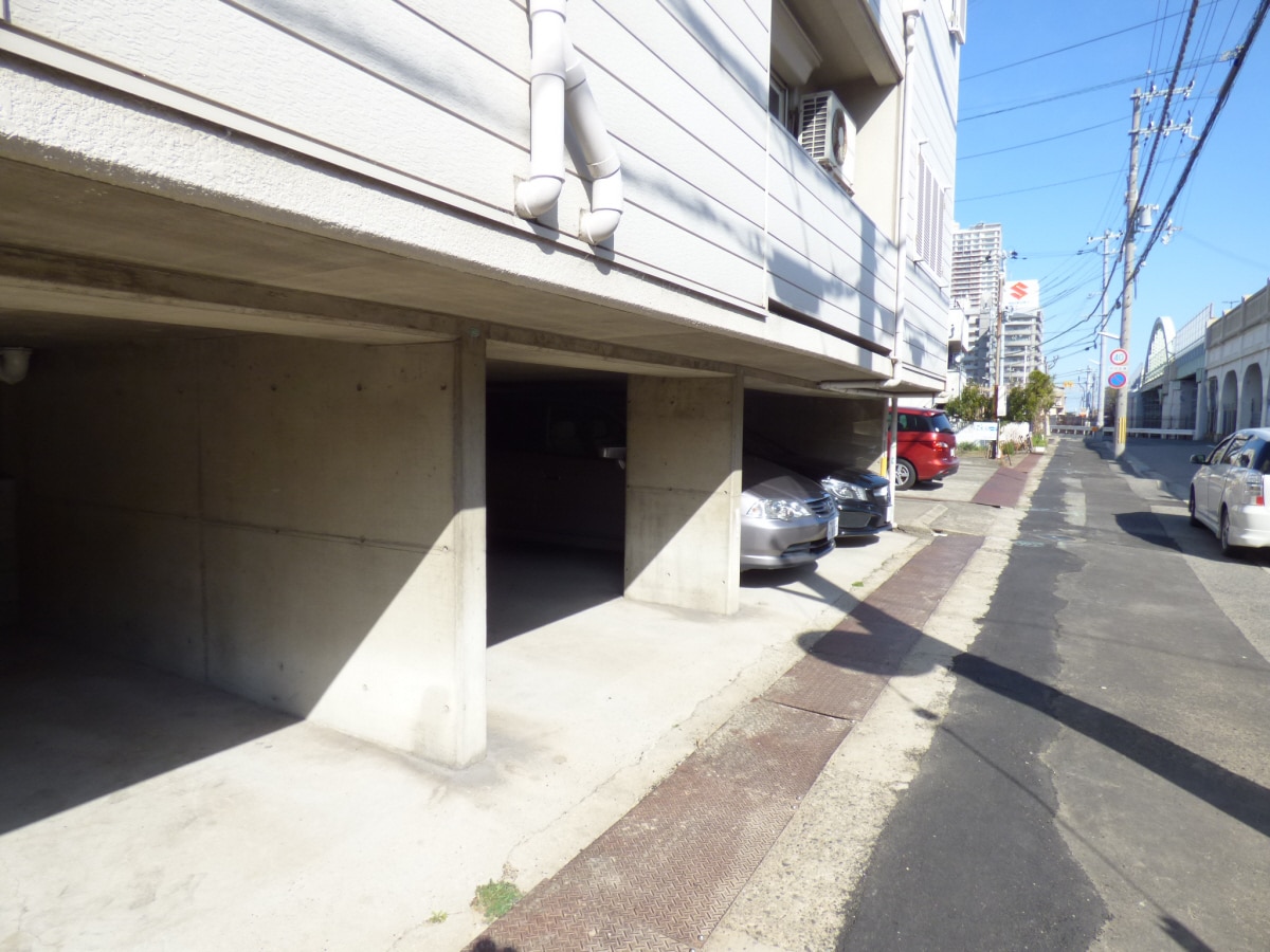 敷地内駐車場完備 キャンパス２０００須磨天神