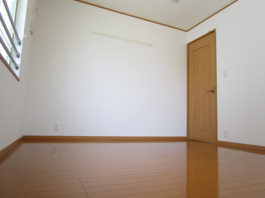 キレイな洋室 ネーベルベルク参番館