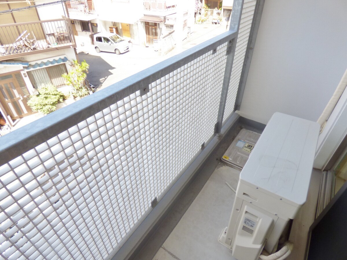 日当たりのよいバルコニー 須磨寿