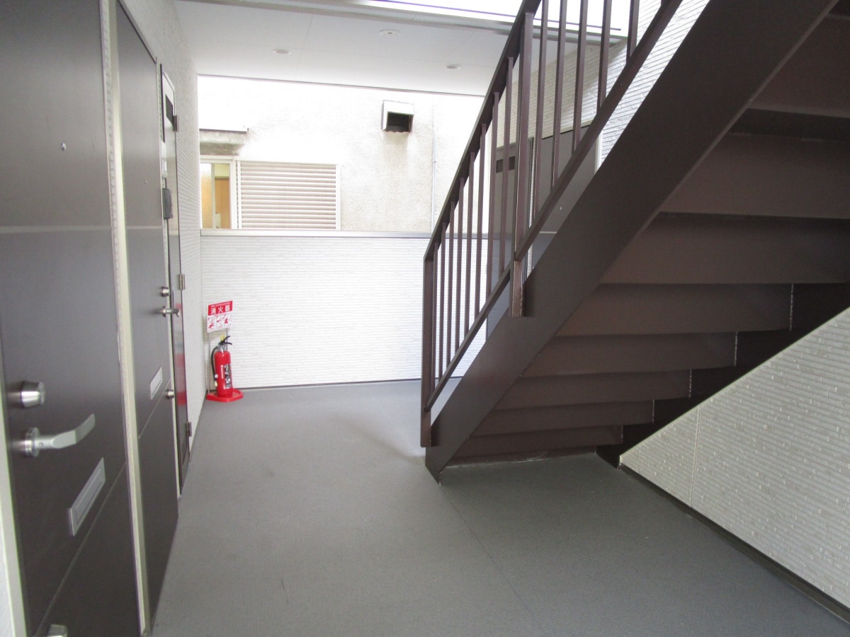 キレイなエントランス ワコーレヴィアーノＳＵＭＡ須磨寺