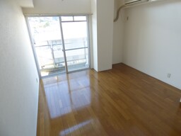 広々とした洋室８帖