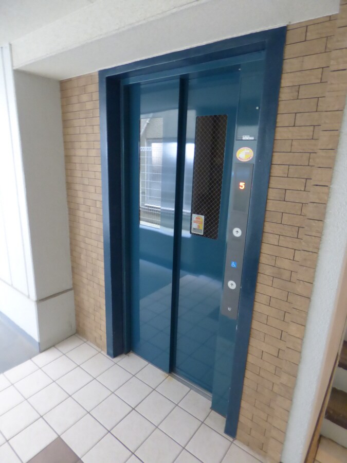 エレベーター完備 東海道本線・山陽本線<JR神戸線>/須磨海浜公園駅 徒歩3分 2階 築18年