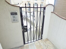 安心のオートロック完備