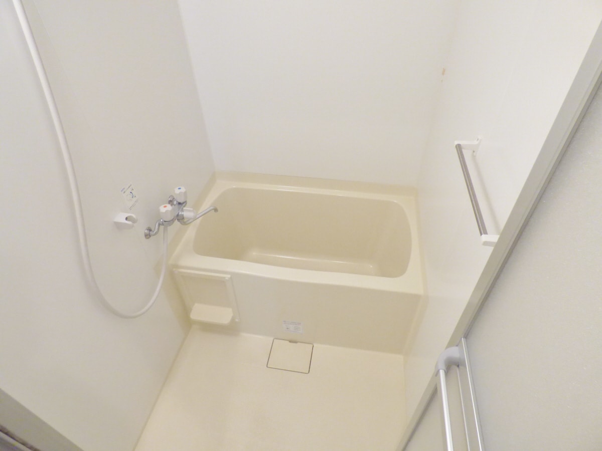 キレイな浴室 カーメルガーデン