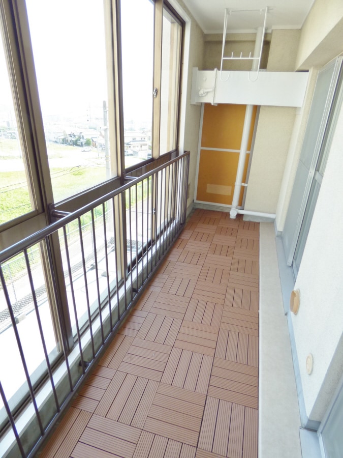 南東向きサンルームで日当たり良好 白川台ハイツ