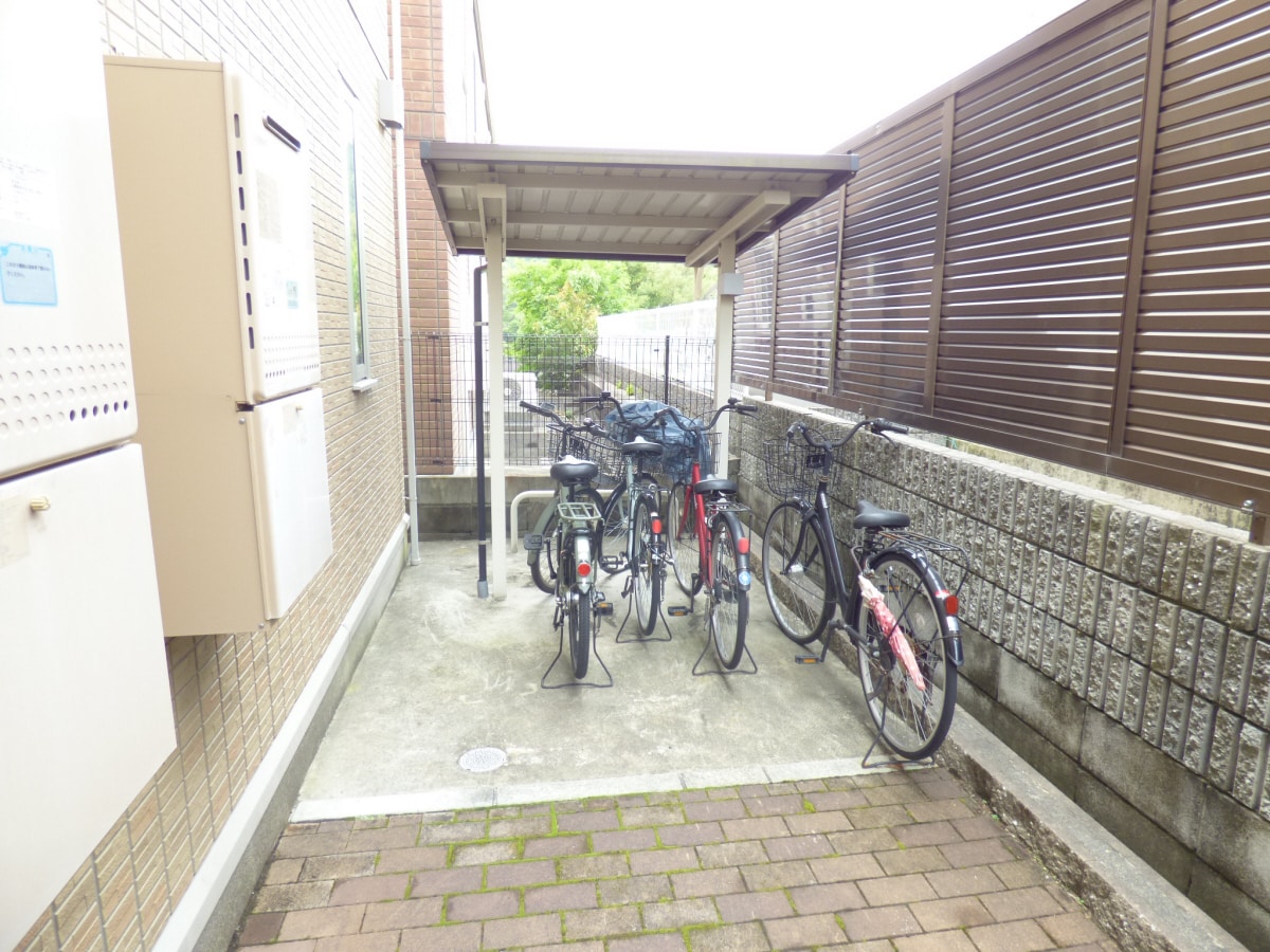 駐輪場 神戸６番館