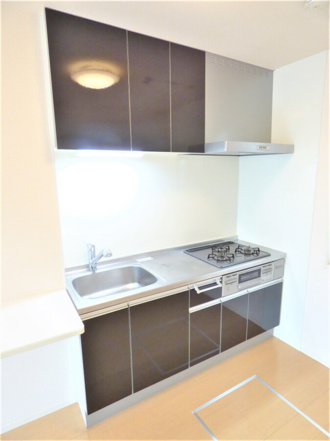 ３口ガスシステムキッチン 神戸６番館