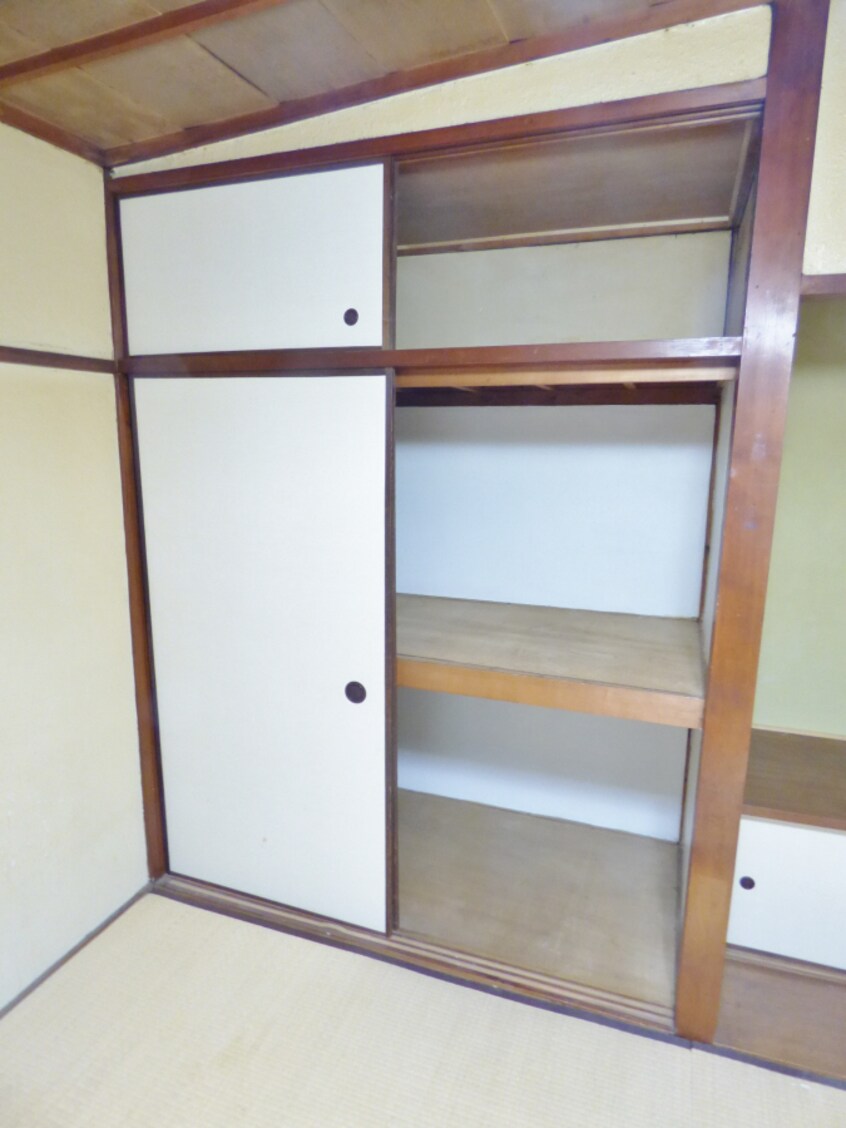 押入２箇所あり 西舞子荘北棟