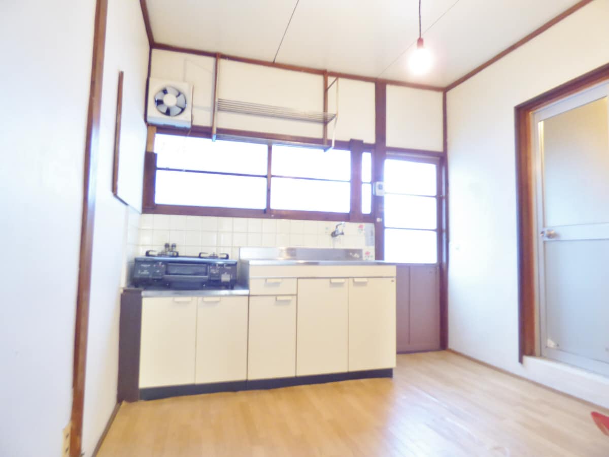 明るいダイニング 西舞子荘北棟