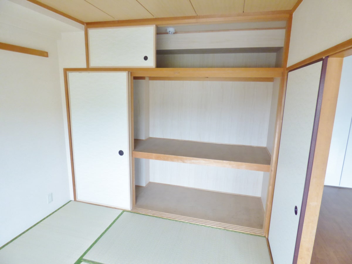 壁一面ある大きな押入 デルフィオーレ須磨