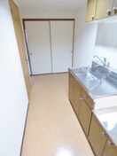 広々としたキッチンスペース レディースゴールドハイツ