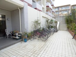 広々としたエントランス