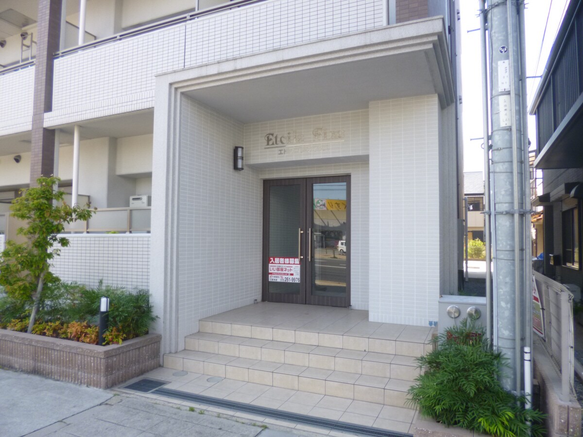 キレイなエントランス エトワール・フィクス
