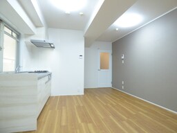 アクセントクロスがオシャレなリビング