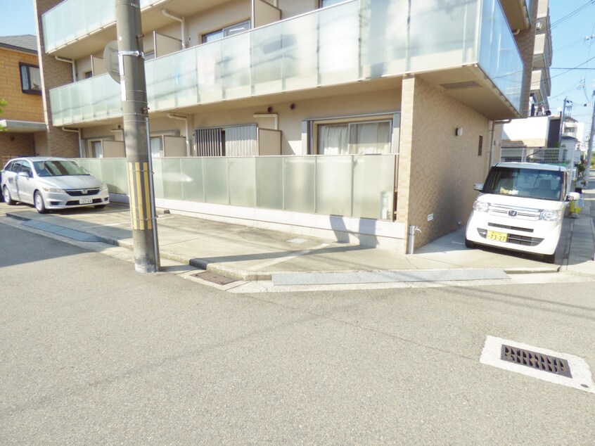 敷地内駐車場完備 ＰａｒｋＣｏｕｒｔ東須磨