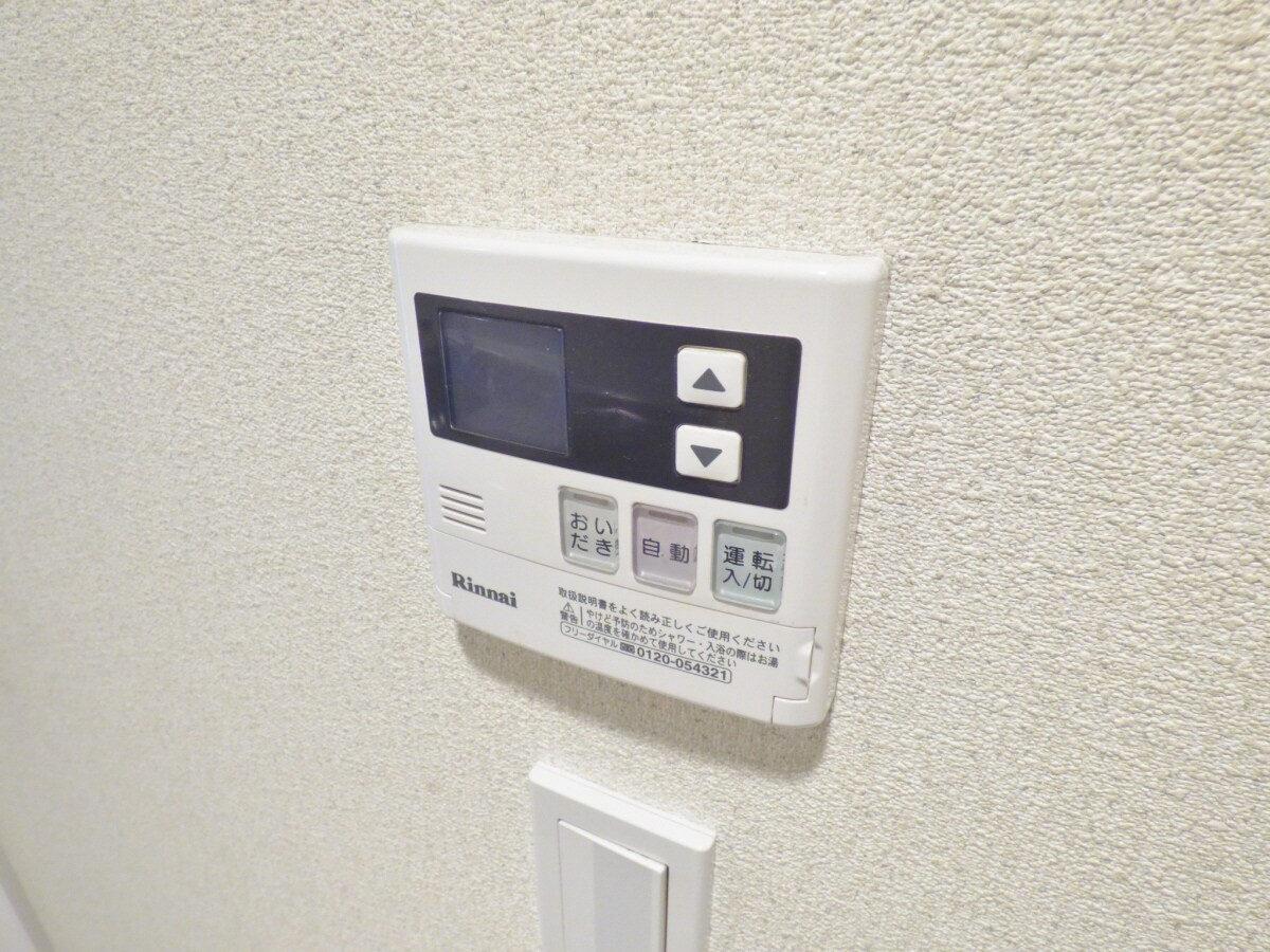 給湯器リモコン ＣＲＥＳＴ　ＣＯＵＲＴ鷹取