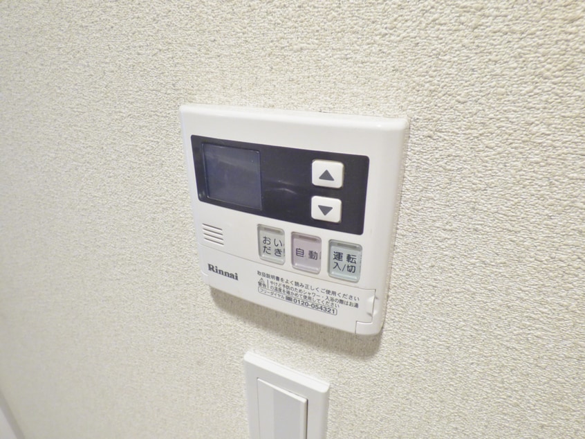 給湯器リモコン ＣＲＥＳＴ　ＣＯＵＲＴ鷹取