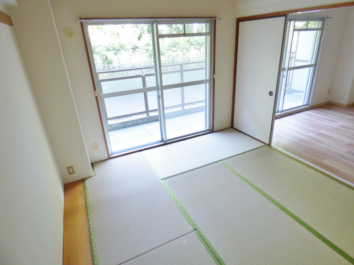 明るい和室 メービウス妙法寺