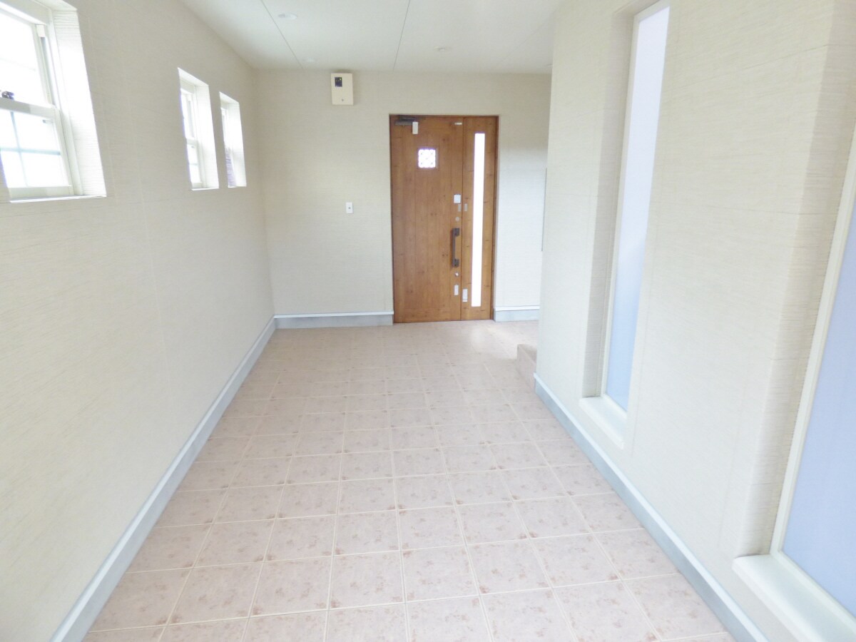 キレイなエントランス ＫＴＩレジデンス月見山Ⅱ