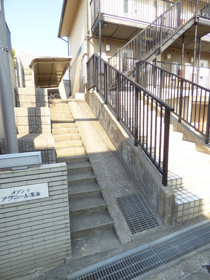 エントランス メゾンドアヴニール名谷