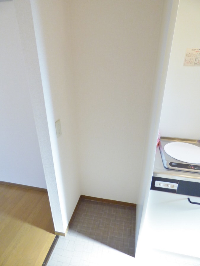 冷蔵庫置場 メゾンドアヴニール名谷