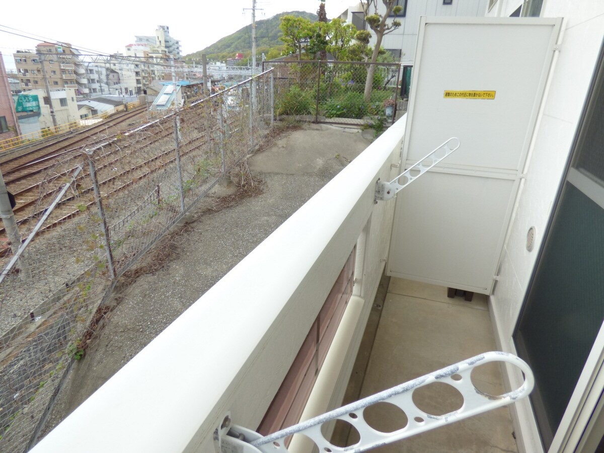 南向きバルコニーで日当たり良好 ワコーレヴィアノ須磨関守