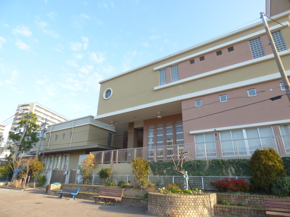 夢野の丘小学校(小学校)まで401m 湊川文化東棟