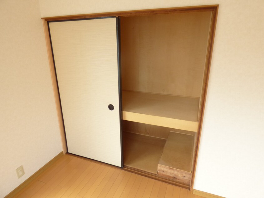 １帖分ある大きな物入 湊川文化西棟