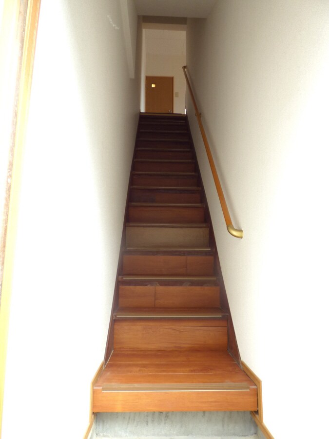 階段 湊川文化西棟