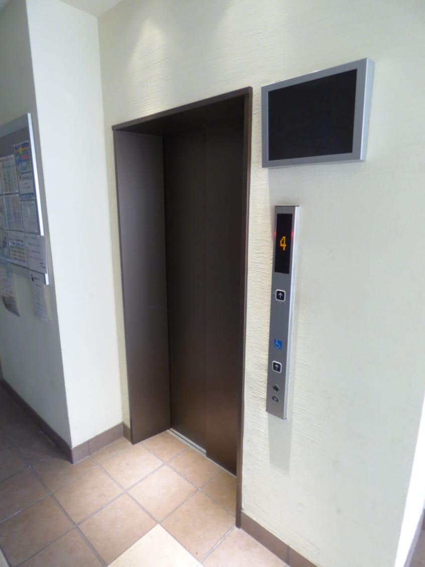 防犯カメラ付エレベーター完備 クレアドル須磨Ⅲ