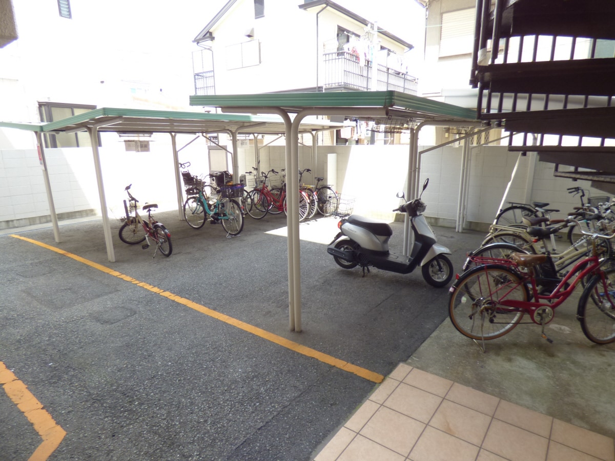駐輪場 メイクアップハイツ須磨浦