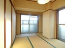 ２面採光で明るい和室 メイクアップハイツ須磨浦