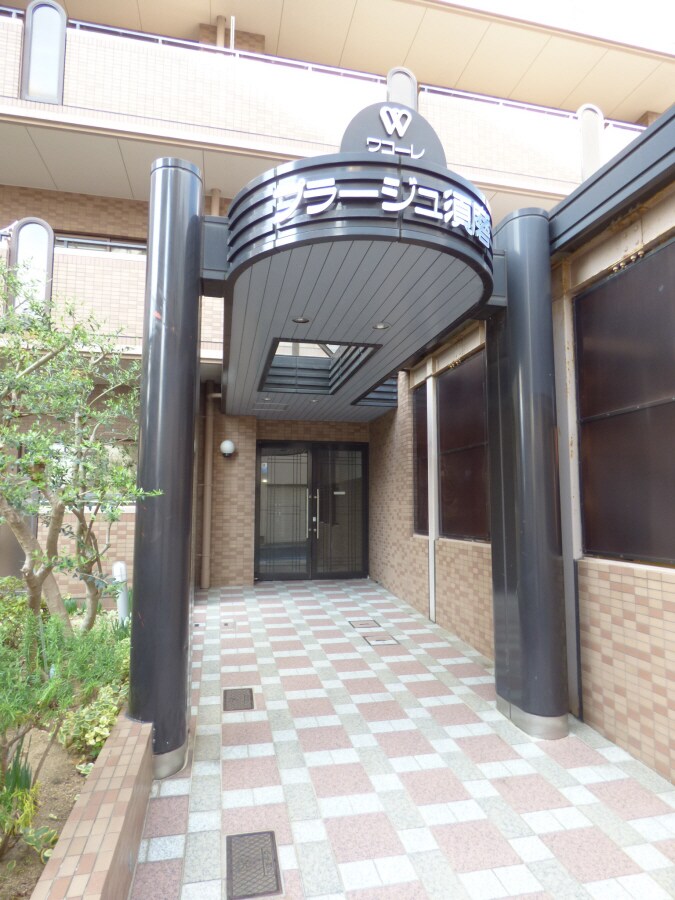オシャレなエントランス ワコーレプラージュ須磨