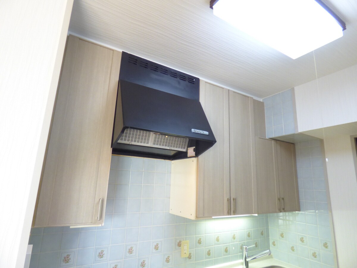 レンジフード＆キッチン収納 ワコーレプラージュ須磨