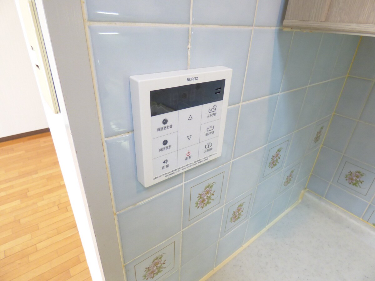 給湯器リモコン ワコーレプラージュ須磨