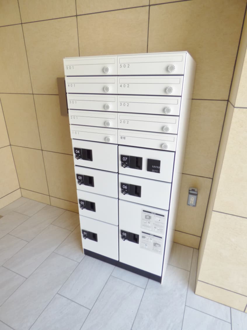 荷物がいつ届いても安心の宅配ボックス グランメール稲葉町