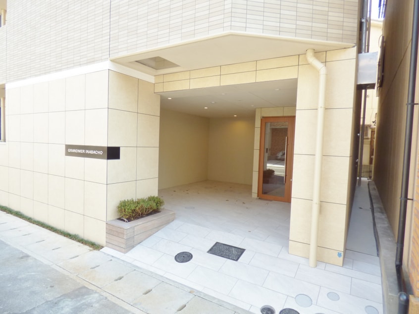オシャレなエントランス グランメール稲葉町