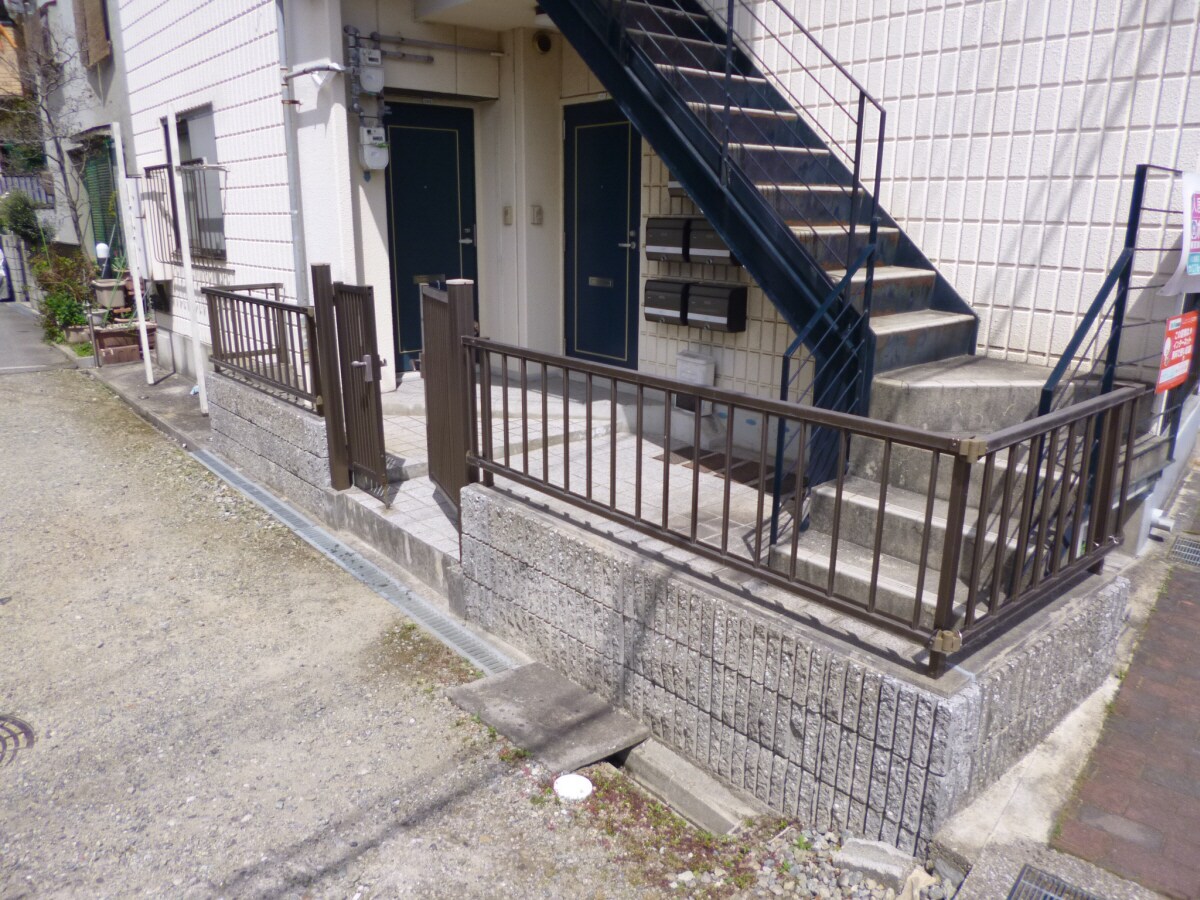 マンション入口 ニシオカマンション