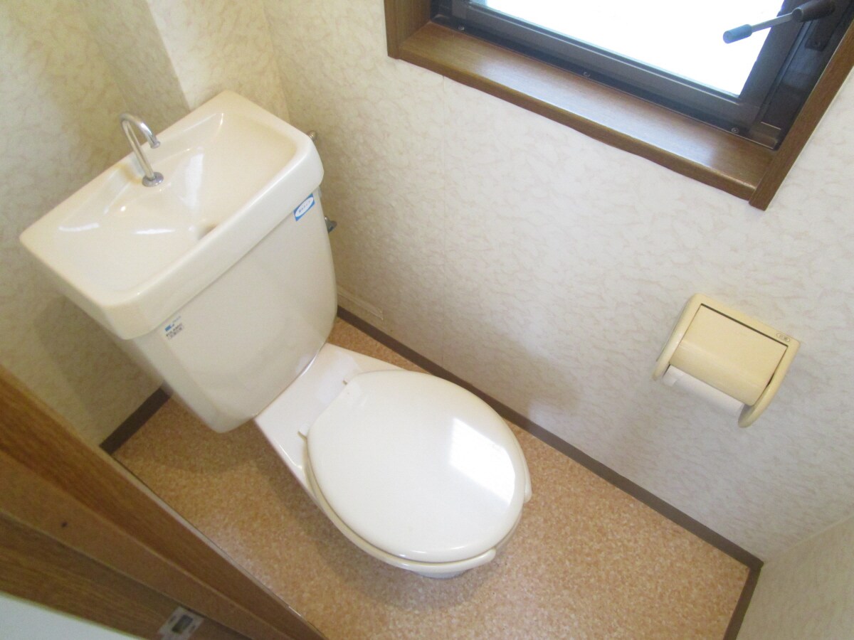 清潔感のあるトイレ ニシオカマンション