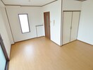 広々とした洋室 コスモハイツ