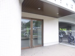 キレイなエントランス