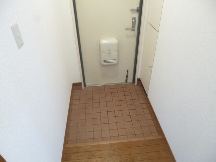 広々とした玄関 妙法寺シャロム