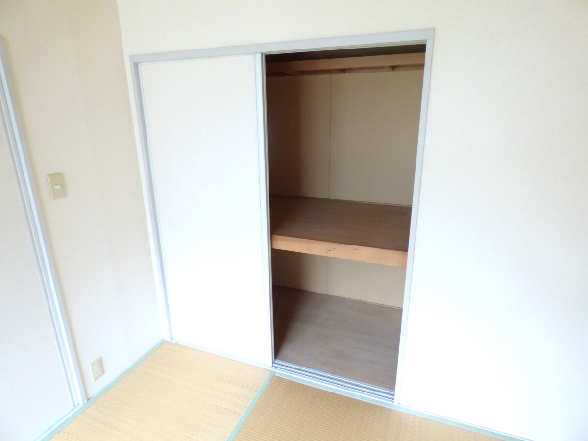 押入 コニー行幸