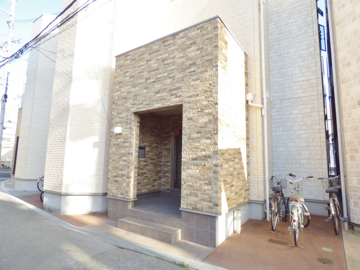 安心のオートロック完備 ＨＣフラッツ月見山Ⅱ