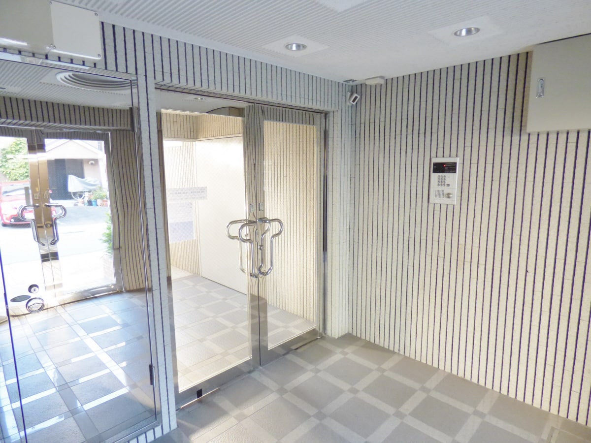 安心のオートロック完備 イーナ板宿